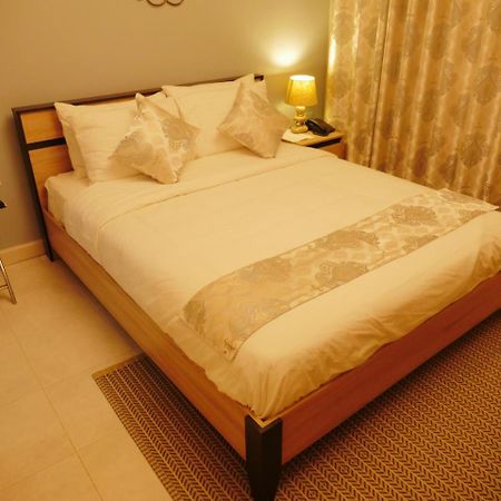 Hotel Ivory Castle Limited Kampala Exterior foto