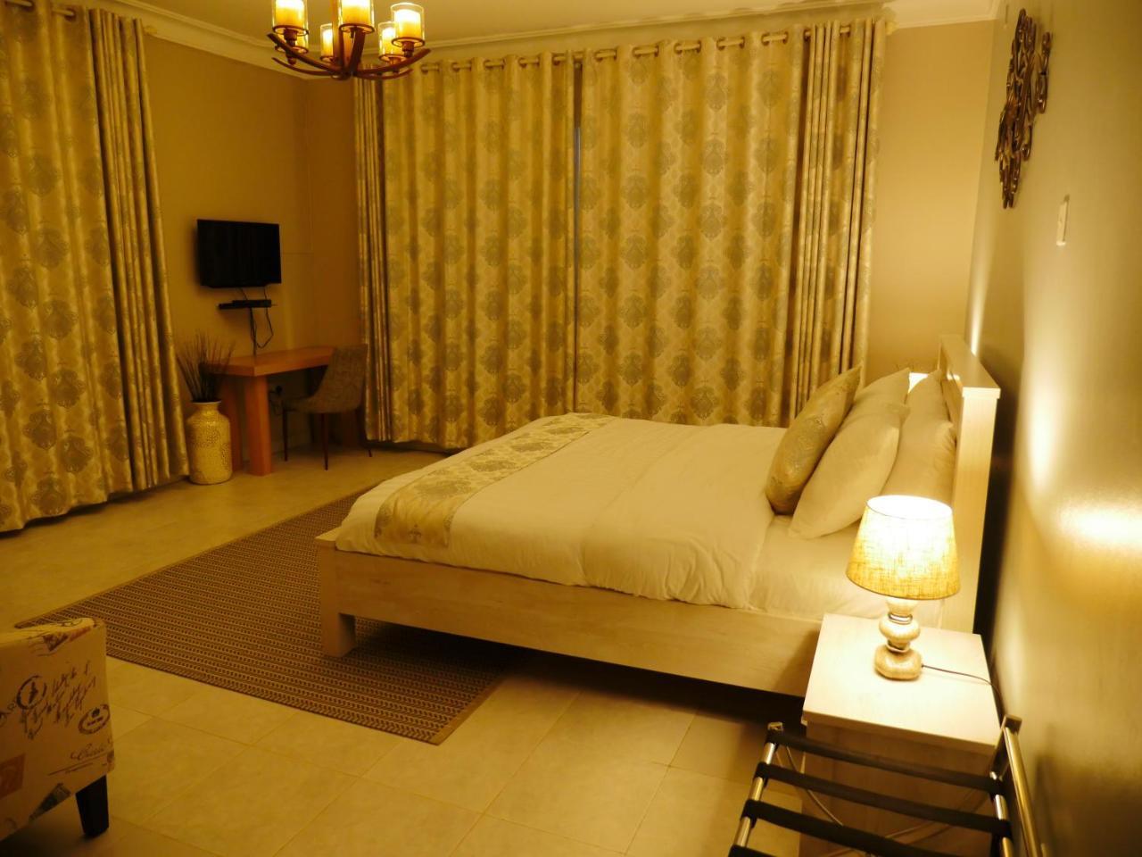 Hotel Ivory Castle Limited Kampala Exterior foto